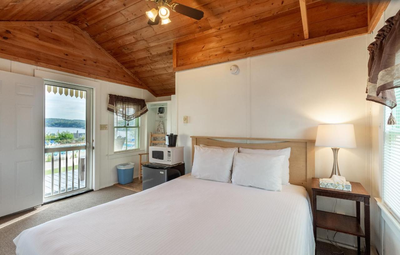 Half Moon Motel & Cottages Weirs Beach Bagian luar foto
