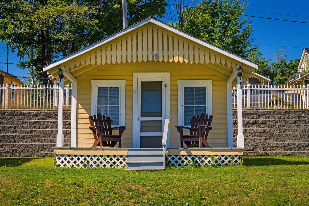 Half Moon Motel & Cottages Weirs Beach Bagian luar foto