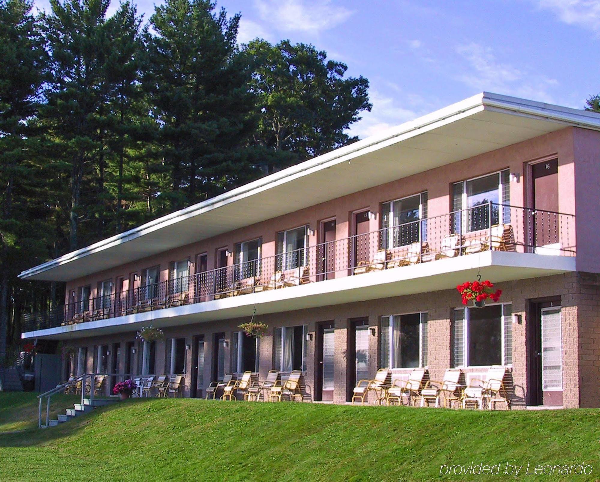 Half Moon Motel & Cottages Weirs Beach Bagian luar foto