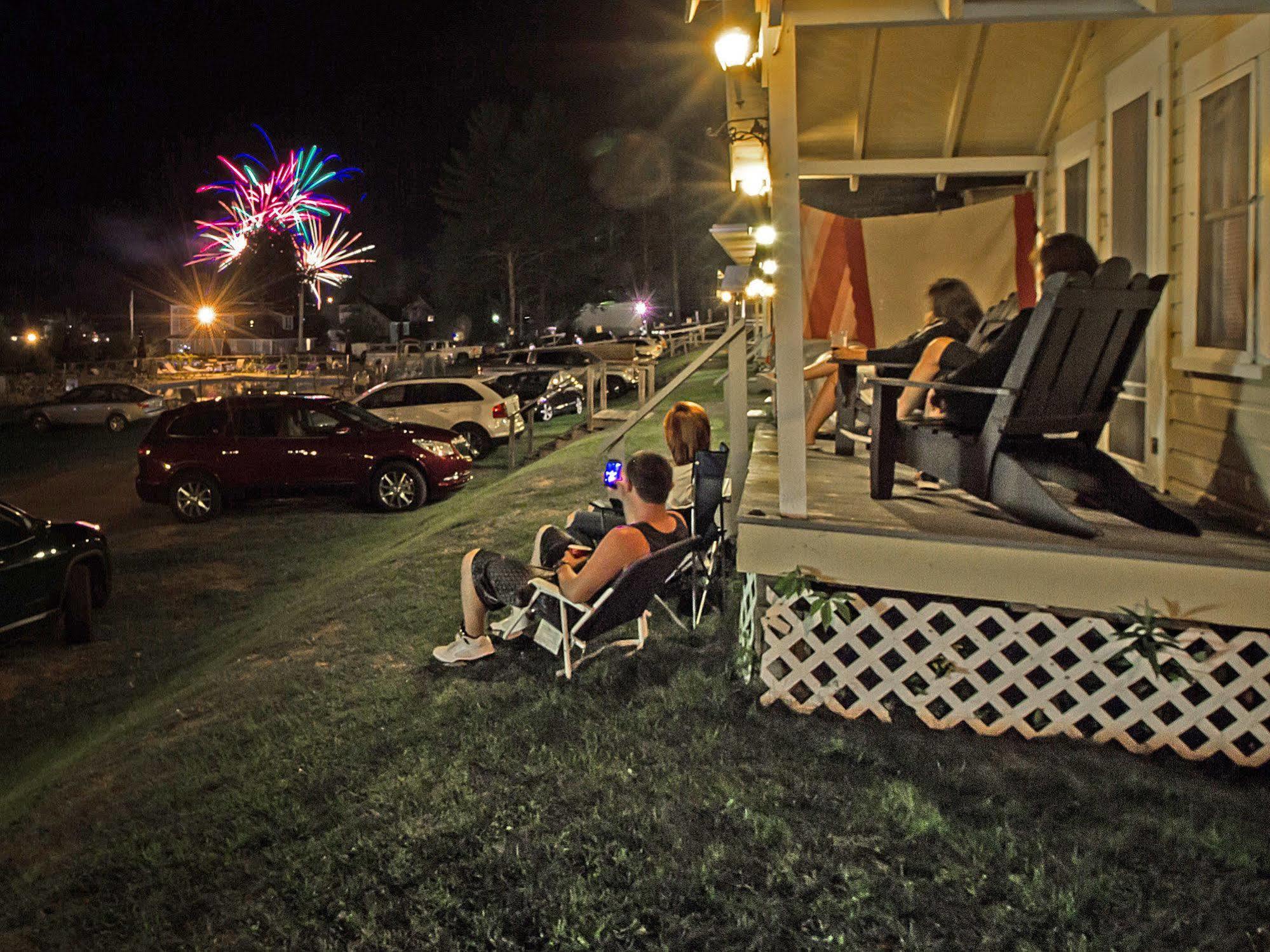Half Moon Motel & Cottages Weirs Beach Bagian luar foto